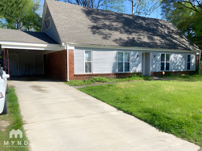 Building Photo - 3056 Darrow St