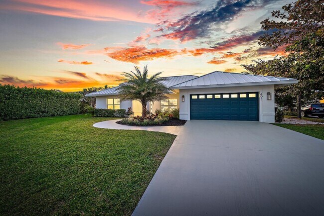 Building Photo - 491 Sunset Way