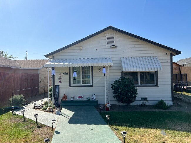 Building Photo - 654 Stanislaus St