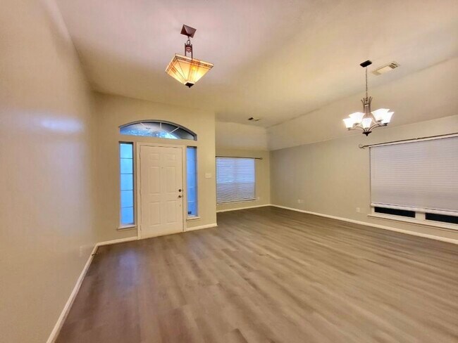 Building Photo - 10611 Sunswept Fields Ln