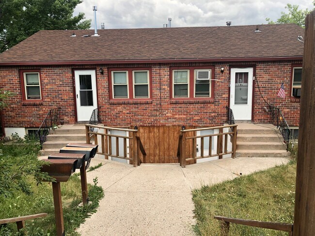 Building Photo - 2118 Rollins Ave