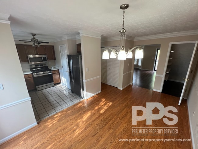 Building Photo - 2950 Lexington Trace Dr