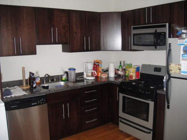 Building Photo - Mission Hill Area. Available September 1. ...