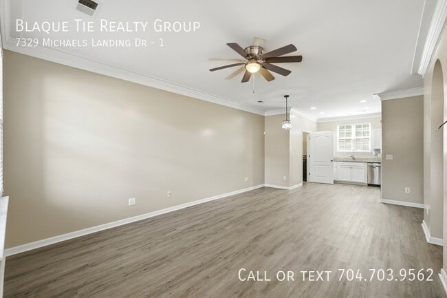Building Photo - 7329 Michaels Landing Dr