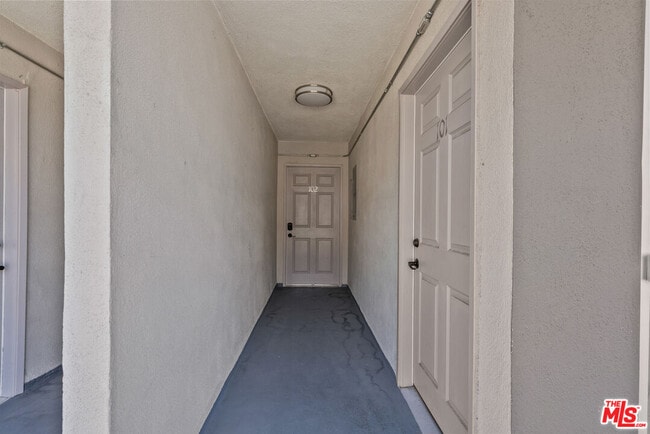 Foto del edificio - 15286 Sutton St