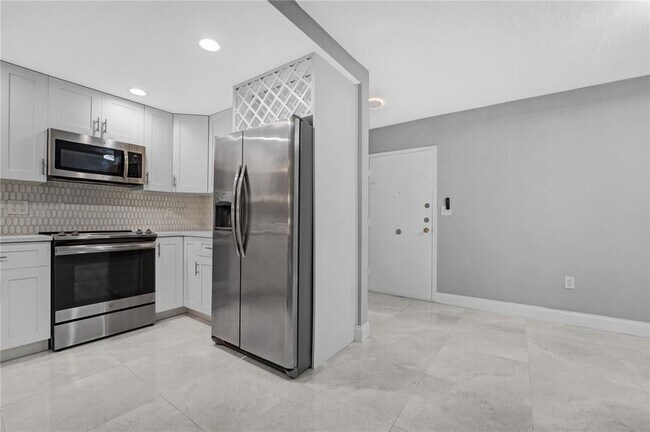 Foto del edificio - 7100 NW 17th St