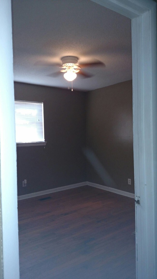 Building Photo - 313 Mountain View Cir