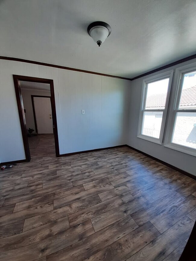 Foto del edificio - 3212 E Magnolia Ave