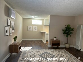 Building Photo - 3104 Montrose Ave