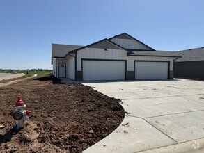 Building Photo - 2000 N Reece Ct
