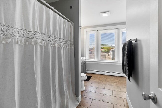 Building Photo - 39 2nd St