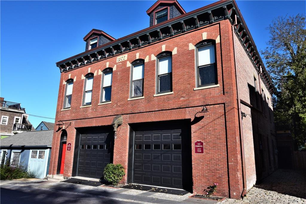 Primary Photo - 10 Young St