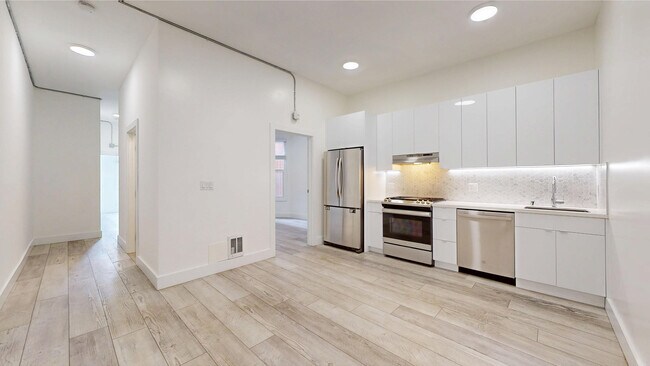 Foto del edificio - 759 6th Ave