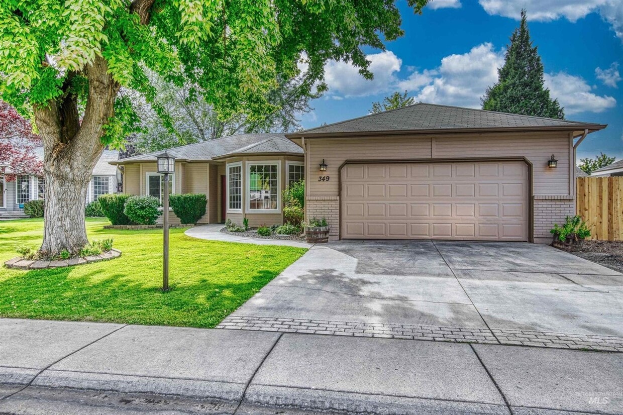 Primary Photo - 3-Bedroom Home with Office in Prime Boise ...