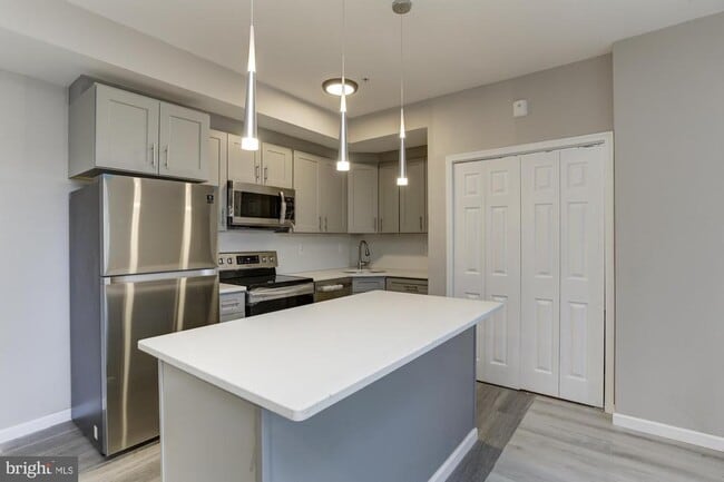 Foto del edificio - 400 S Highland Ave