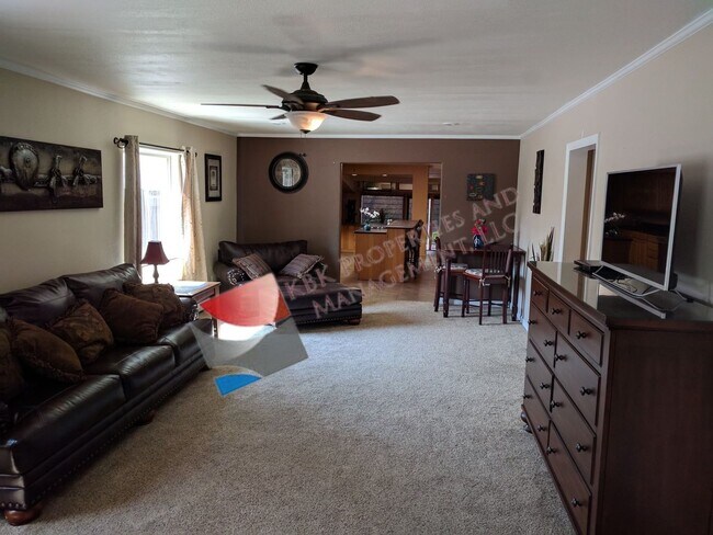 Foto del edificio - 3 Bedroom/1 bath House
