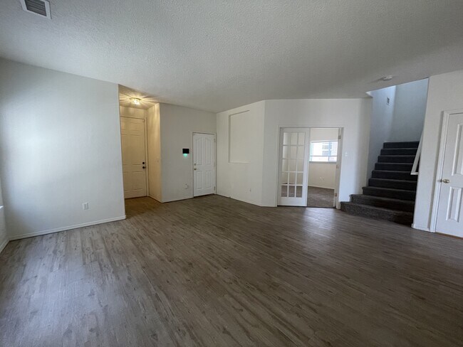Foto del edificio - 3540 Clear Creek Rd