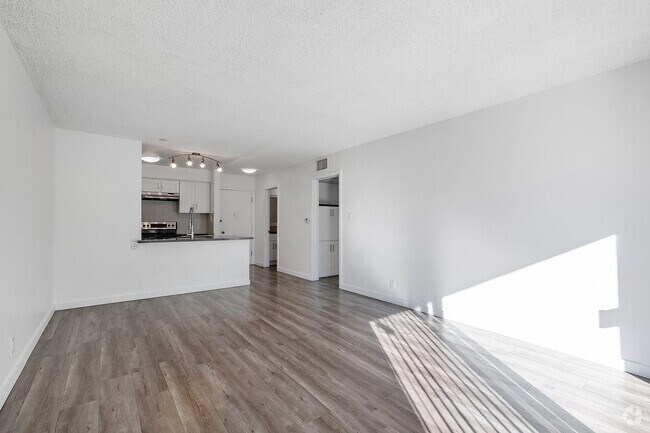 1 habitación, 1 baño - 700 pies cuadrados - Sala de estar - Park Plaza Apartments