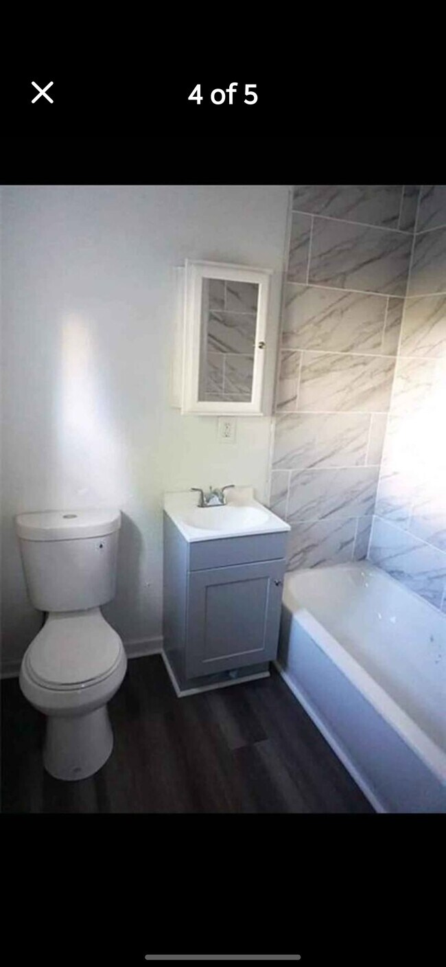 Foto del edificio - 2118 Leishman Ave