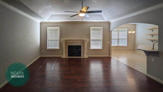 Building Photo - 608 SW Wallstone Rd