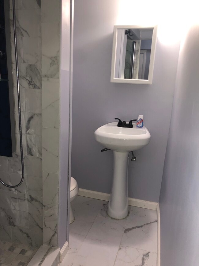 BASEMENT BATHROOM - 5112 Hollywood Rd