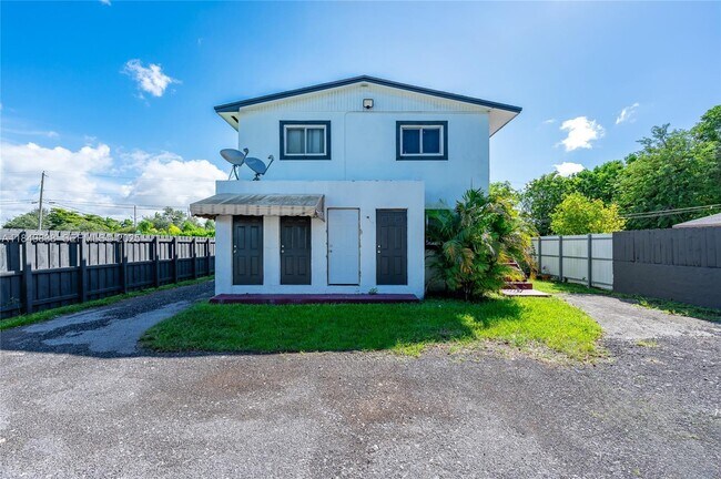 Foto del edificio - 520 SW Krome Terrace