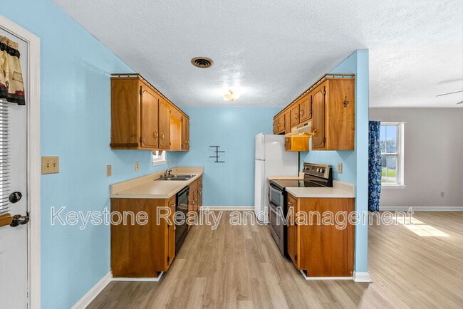 Building Photo - 405 Eddy St