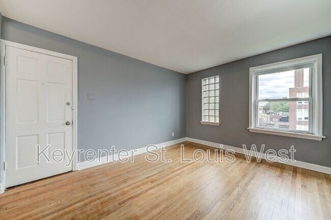 Building Photo - 4946 Kemper Ave.