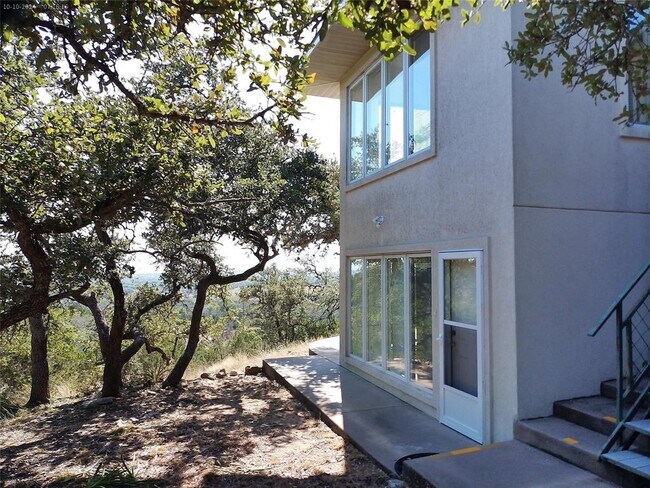 Foto del edificio - 525 Northwood Hills Dr
