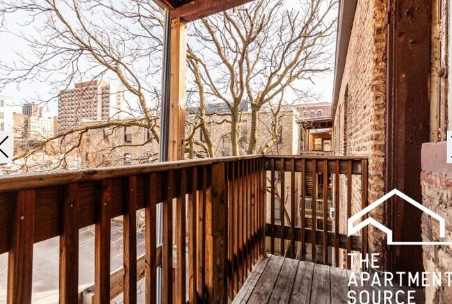 Photo - 620.5 W Barry Ave Apartment