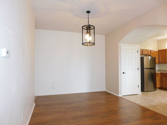 Building Photo - 2485 Fountainhead Blvd