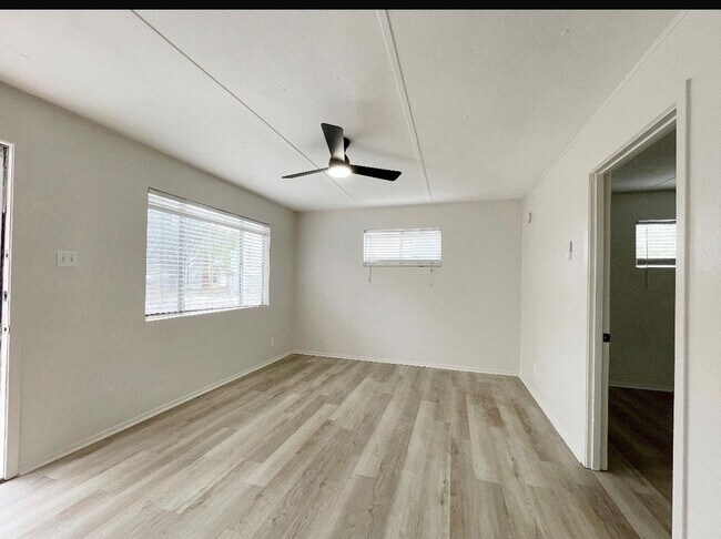 Foto del edificio - 347 Ware Blvd