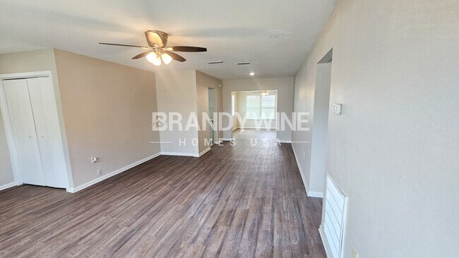 Building Photo - 121 Melanie Ln