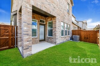 Interior Photo - Tricon Garland