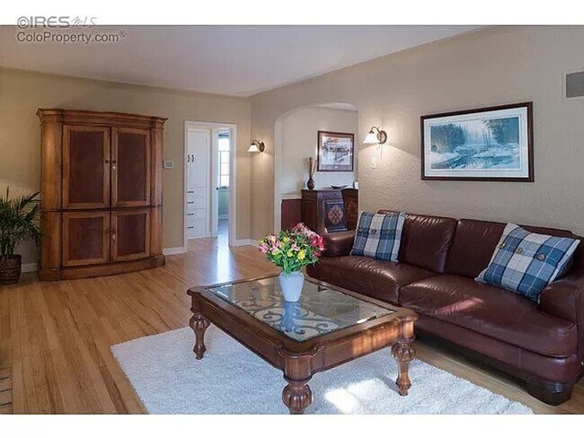 Foto del edificio - Stunning 4 bed, 2 bath Boulder Home Near Chautauqua! Available July 5th!