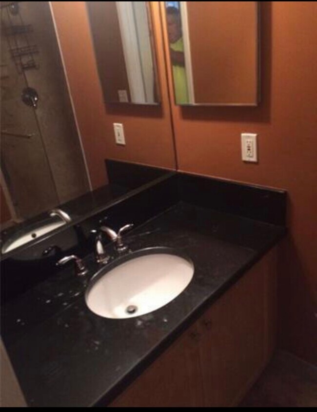 Foto del edificio - 1205 Reserve Way