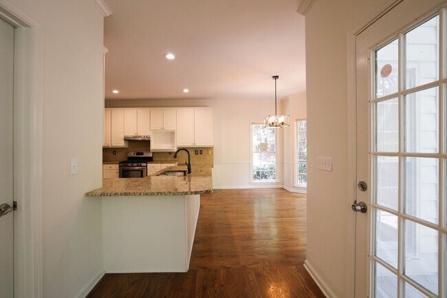 Building Photo - 5055 Mallory Ct