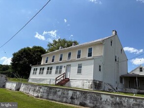 Building Photo - 77 Stitzel Ln