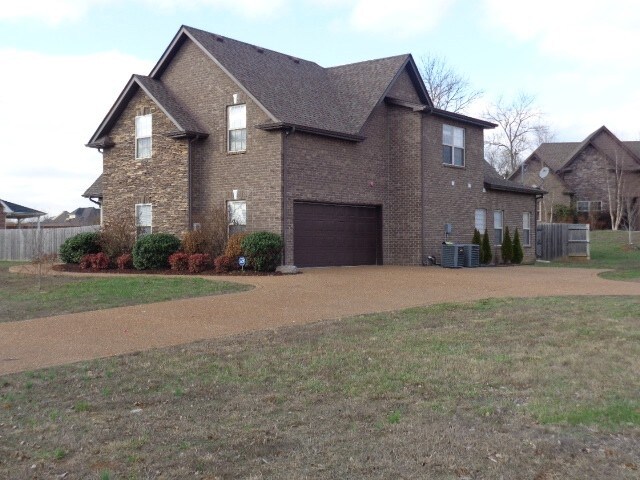 Building Photo - 1002 Spring Creek Drive