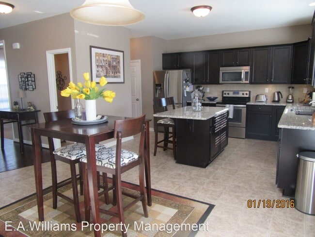 Foto del edificio - 4 br, 3.5 bath House - 3931 Overridge Dr