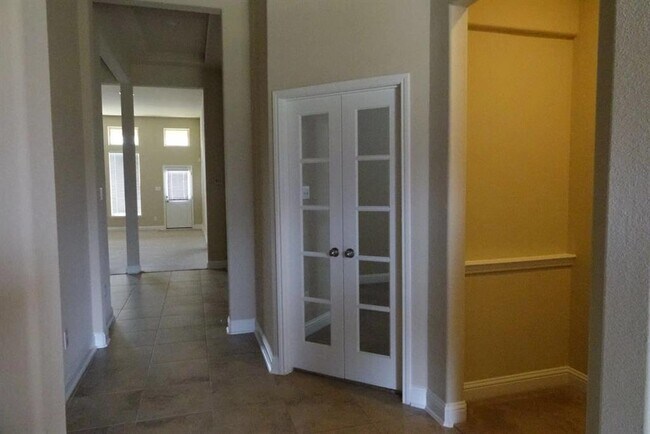 Building Photo - 118 Angel Hollow Ln