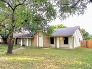 Building Photo - 1620 W Braker Ln