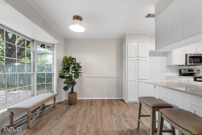 Building Photo - Updated and ready for tenant...
