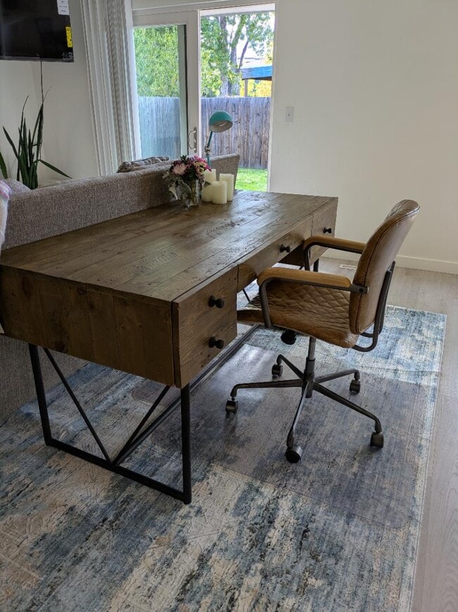 Foto del edificio - 425 Manhattan Dr