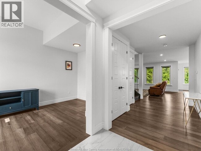 Building Photo - 93 Belleview Dr