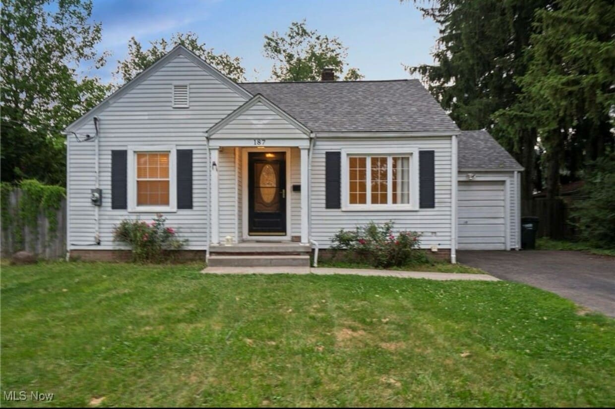 Primary Photo - Newly Renovated Home in North Canton