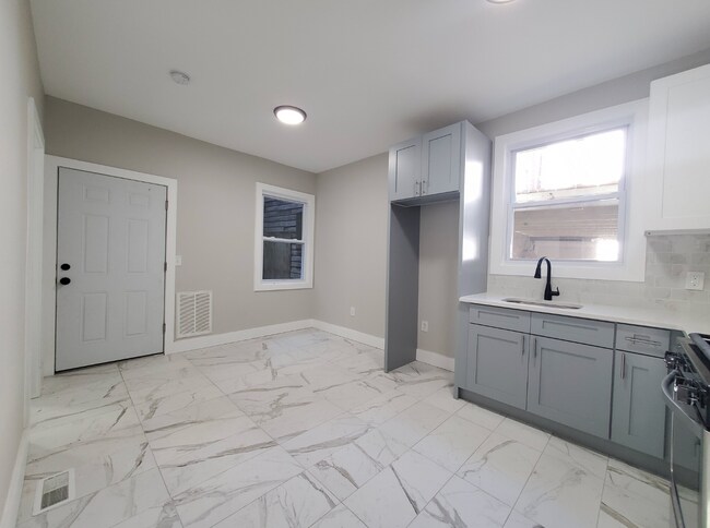 Foto del edificio - 494 S 18th St