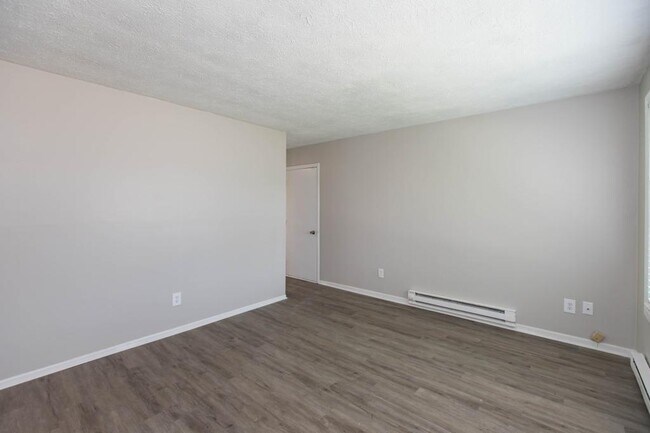 Building Photo - 9410 Meadowlark Dr