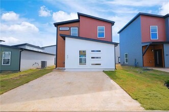 Building Photo - 840 Ventnor Ave