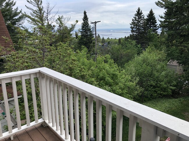 Foto del edificio - 619 N 17th Ave E